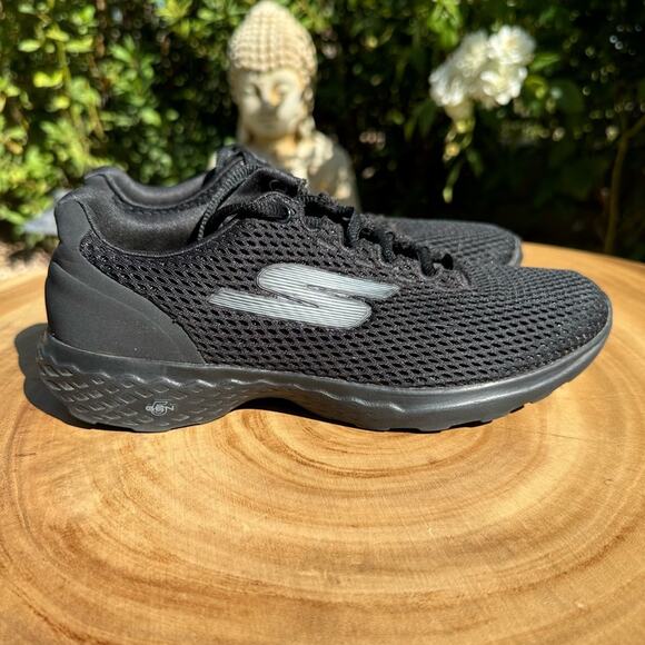 SKECHERS GoTrain-Hype Lightweight Stability Sneaker Women’s Size 6 - Picture 1 of 6